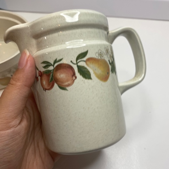 Wedgwood Quince England oven to table creamer and sugar with lid set - Picture 5 of 9